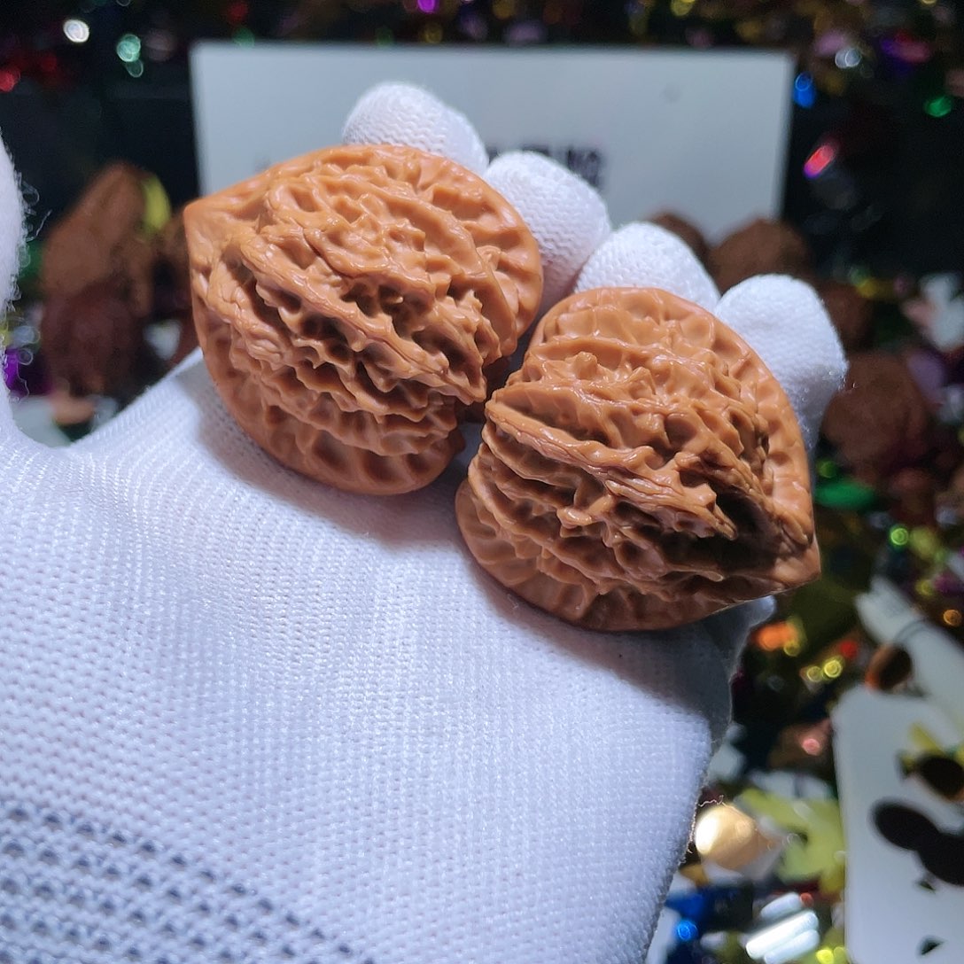 文玩核桃吊坠33号39龙门涧（不全品）