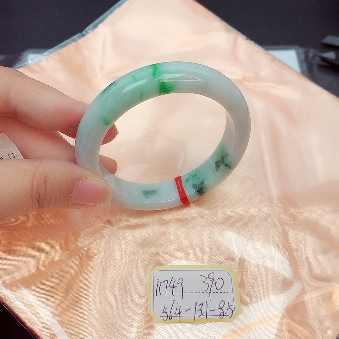 翡翠未镶嵌手镯缅甸翡翠