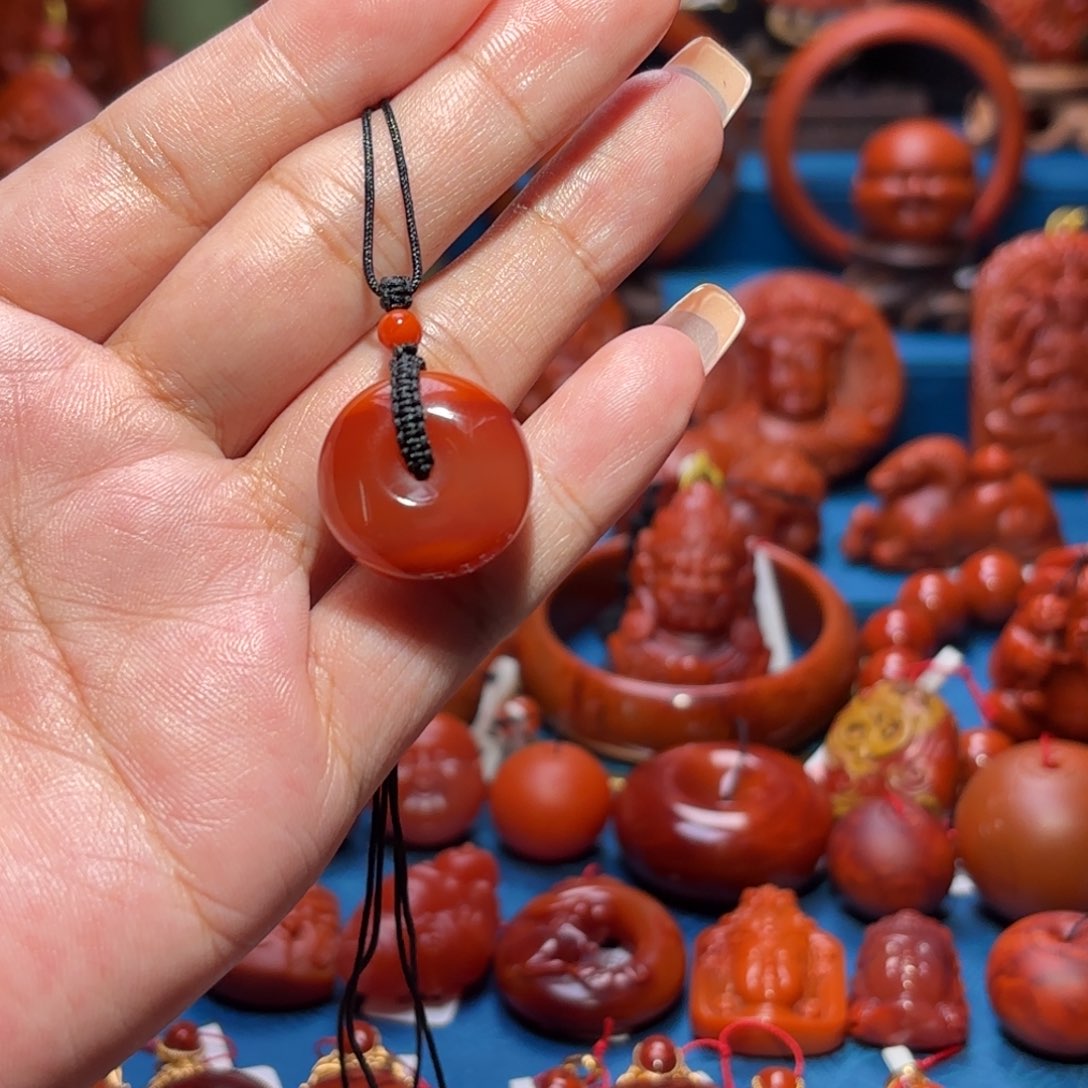 未镶嵌雕刻南红玛瑙