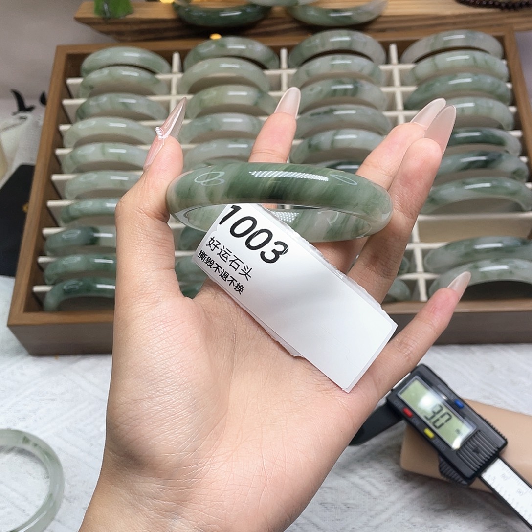 清***心石英质玉未镶嵌手镯1003