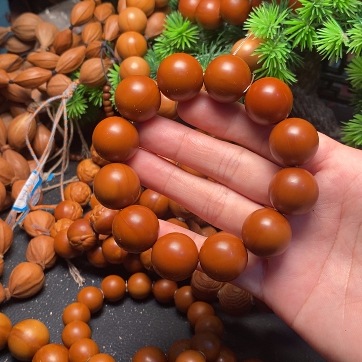 手串橄榄核1.85红料光珠