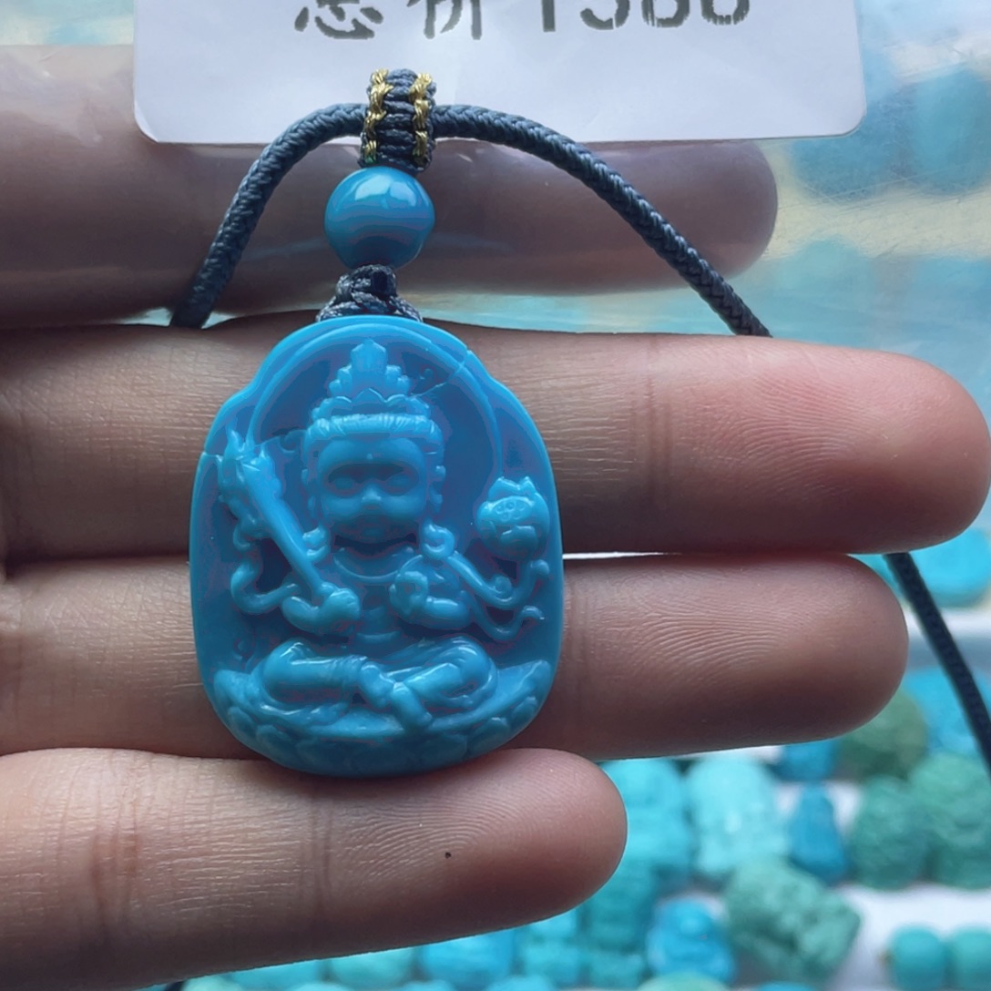 绿松石未镶嵌天然原矿绿松石雕刻件