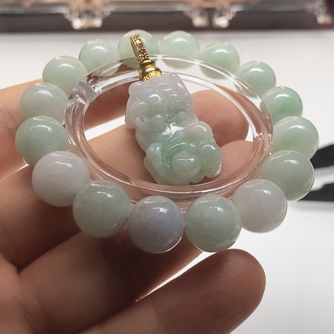 翡翠未镶嵌颈饰一套卡12+