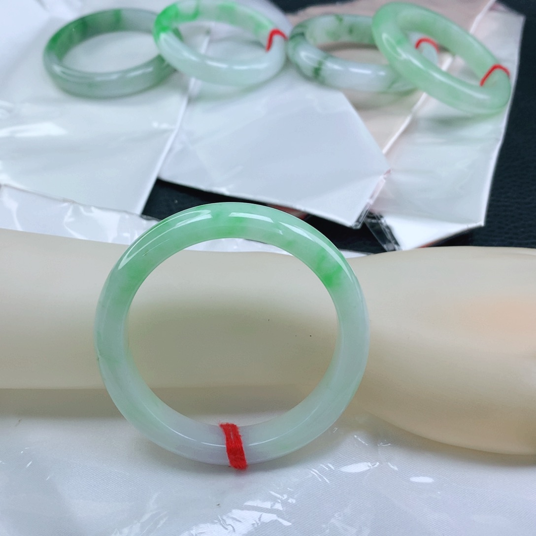 翡翠手镯未镶嵌56.1正圈