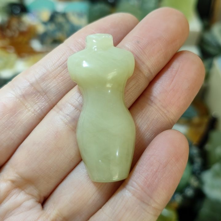 岫玉未镶嵌挂坠款式