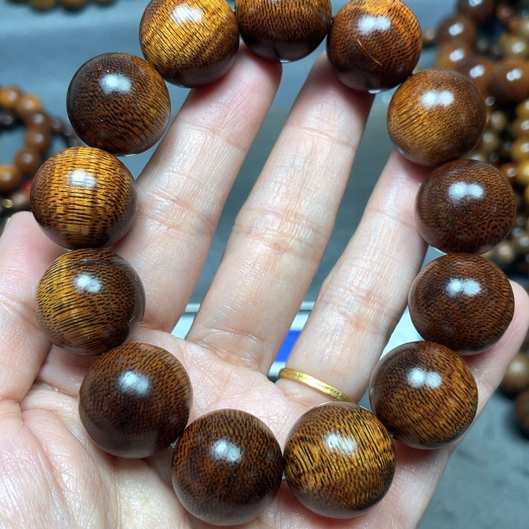 沉香手串富森红土瘤疤1.8