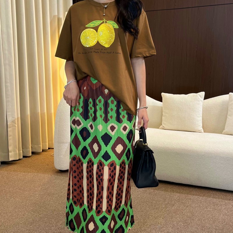 欧货橘子印花宽松百搭显瘦短袖T恤+独特小众松紧腰压褶印花半身裙