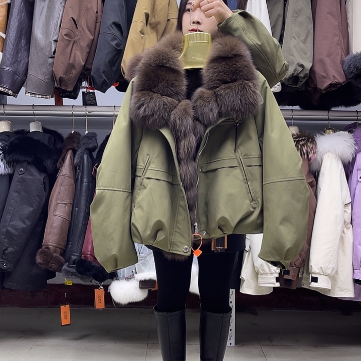 鸭绒绿色S码短款外套