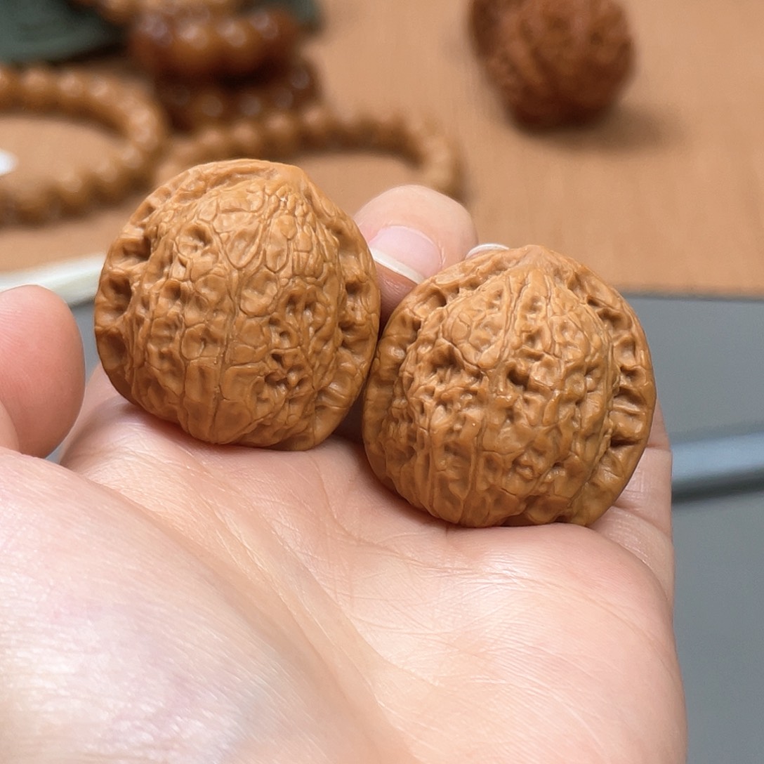 桃核把件野生夜明珠34×32尺修水尖已打底3186