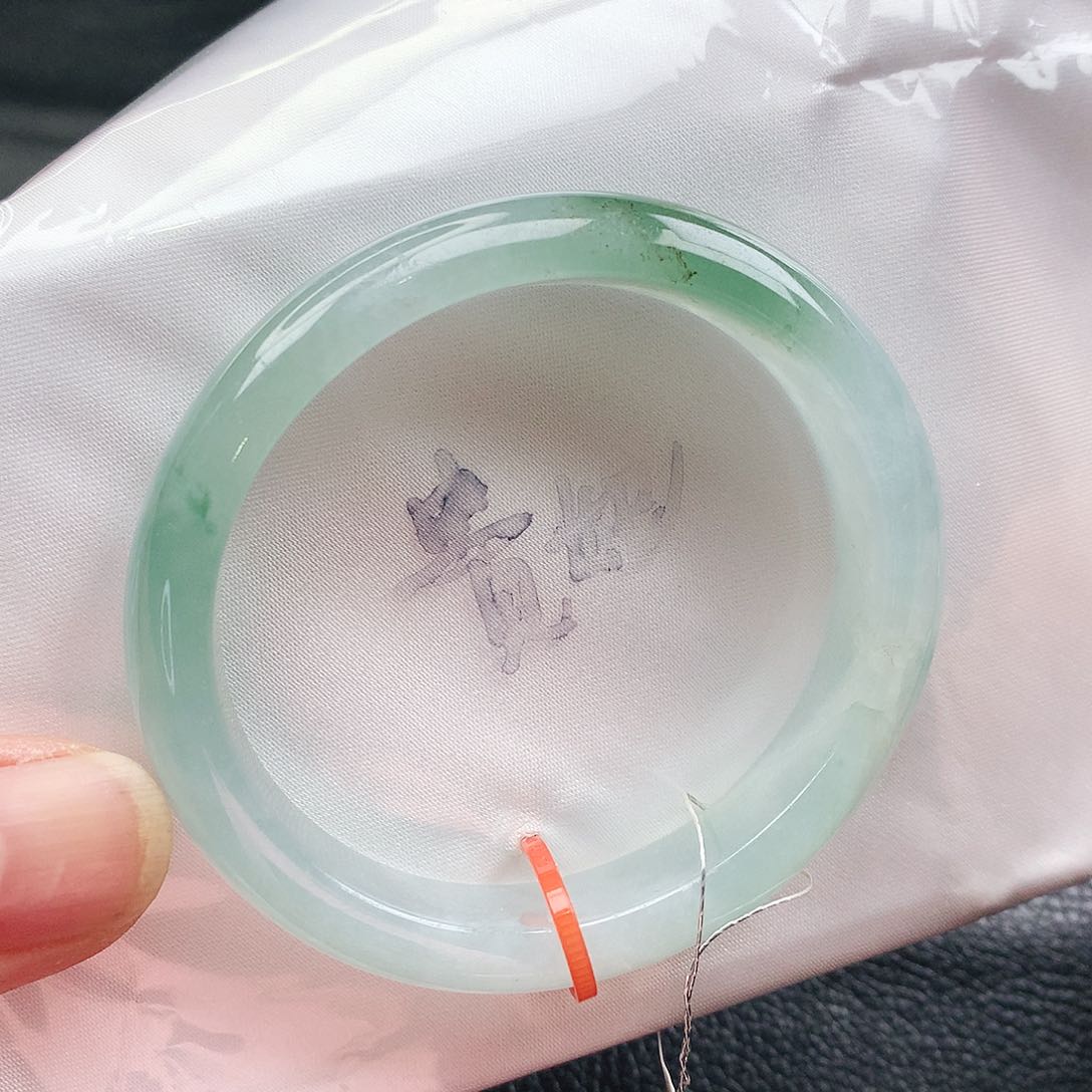 翡翠手镯未镶嵌天然翡翠手镯