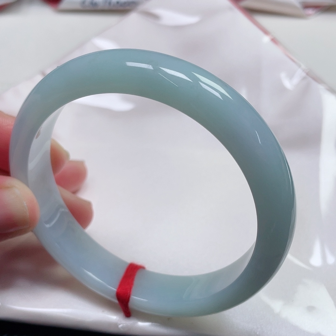 翡翠手镯未镶嵌缅甸翡翠