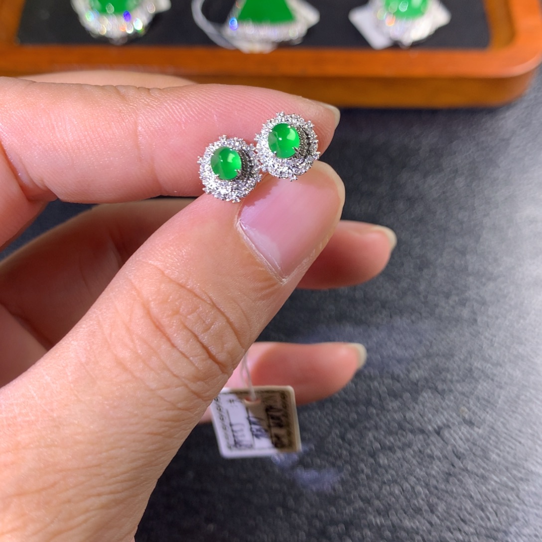 翡翠18K金镶嵌耳饰翡翠