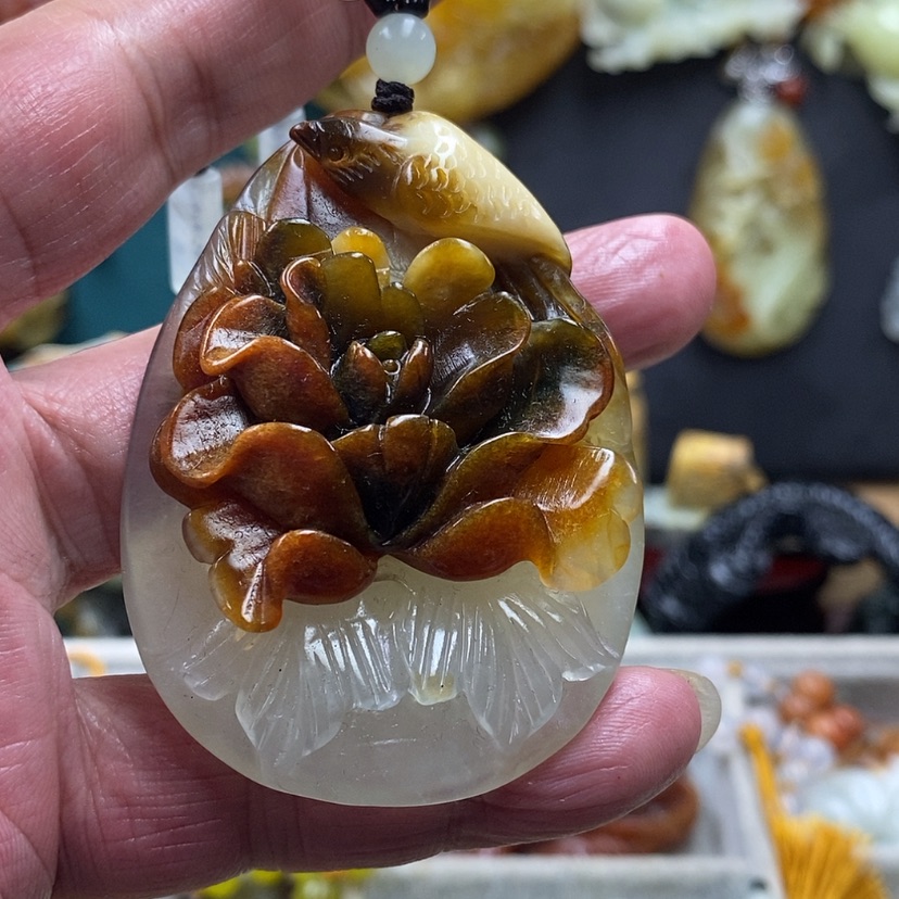 【闪购商品】蛇纹石玉吊坠未镶嵌
