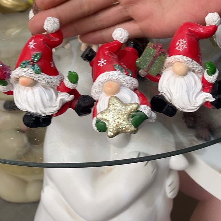 树脂红色圣诞地精三个