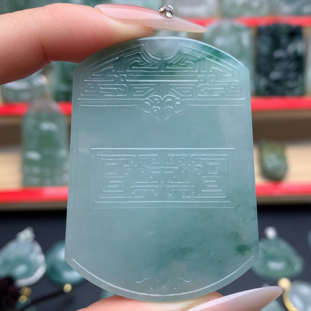 翡翠未镶嵌颈饰无事牌