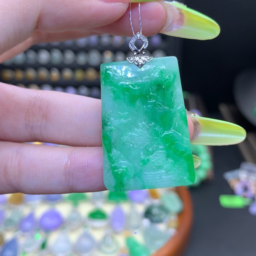 翡翠18K金镶嵌颈饰天然