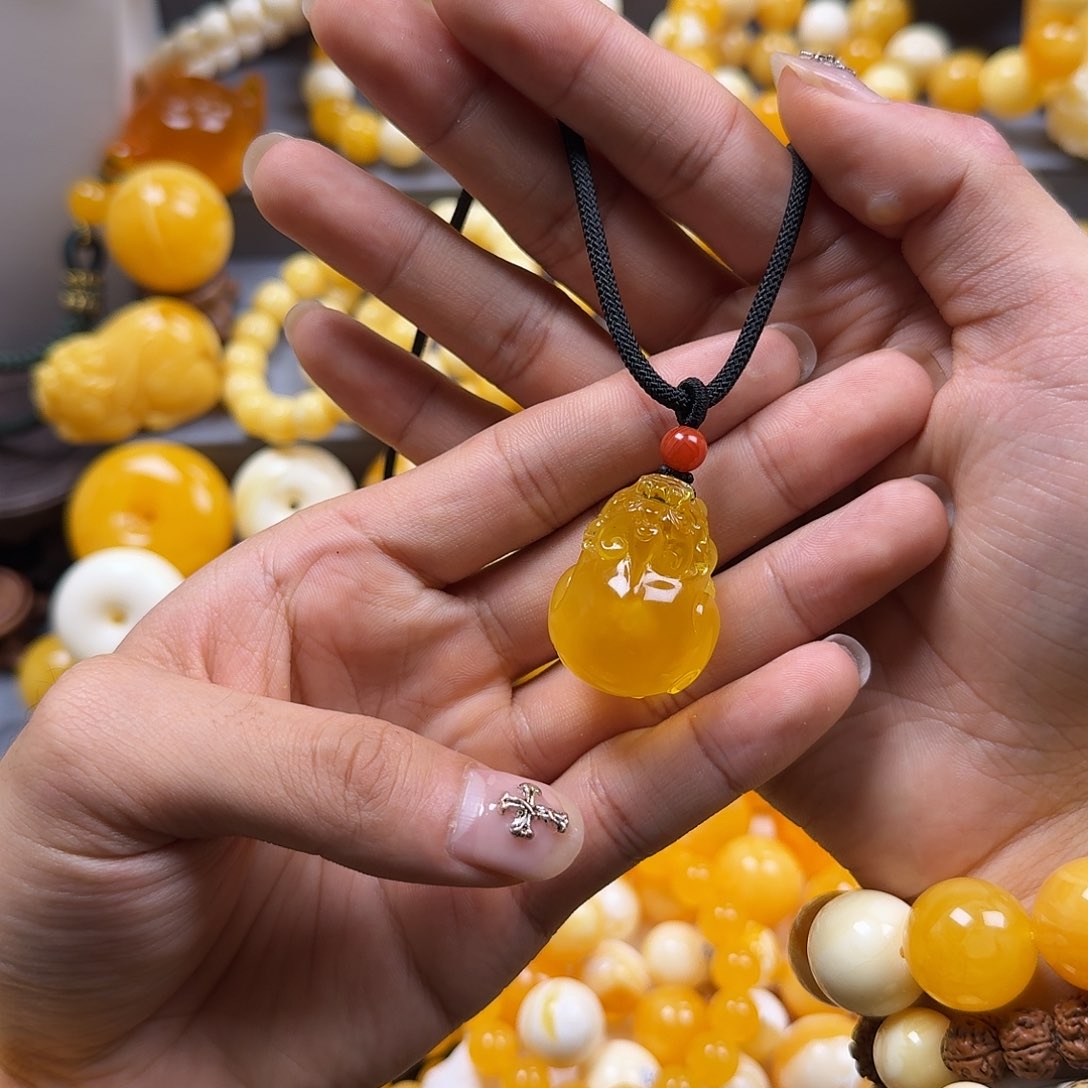 蜜蜡珠宝奇石未镶嵌