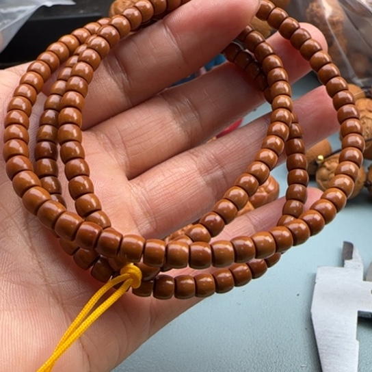 橄榄核手串雕刻工艺