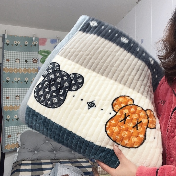 牛奶绒潮牌熊2米的