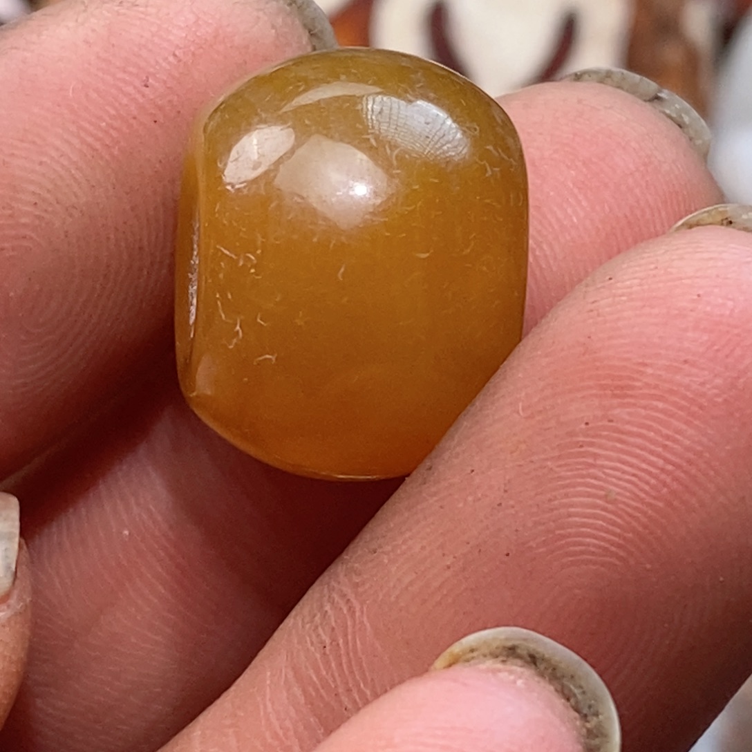 DIY琉璃珠子的颜色是蓝色