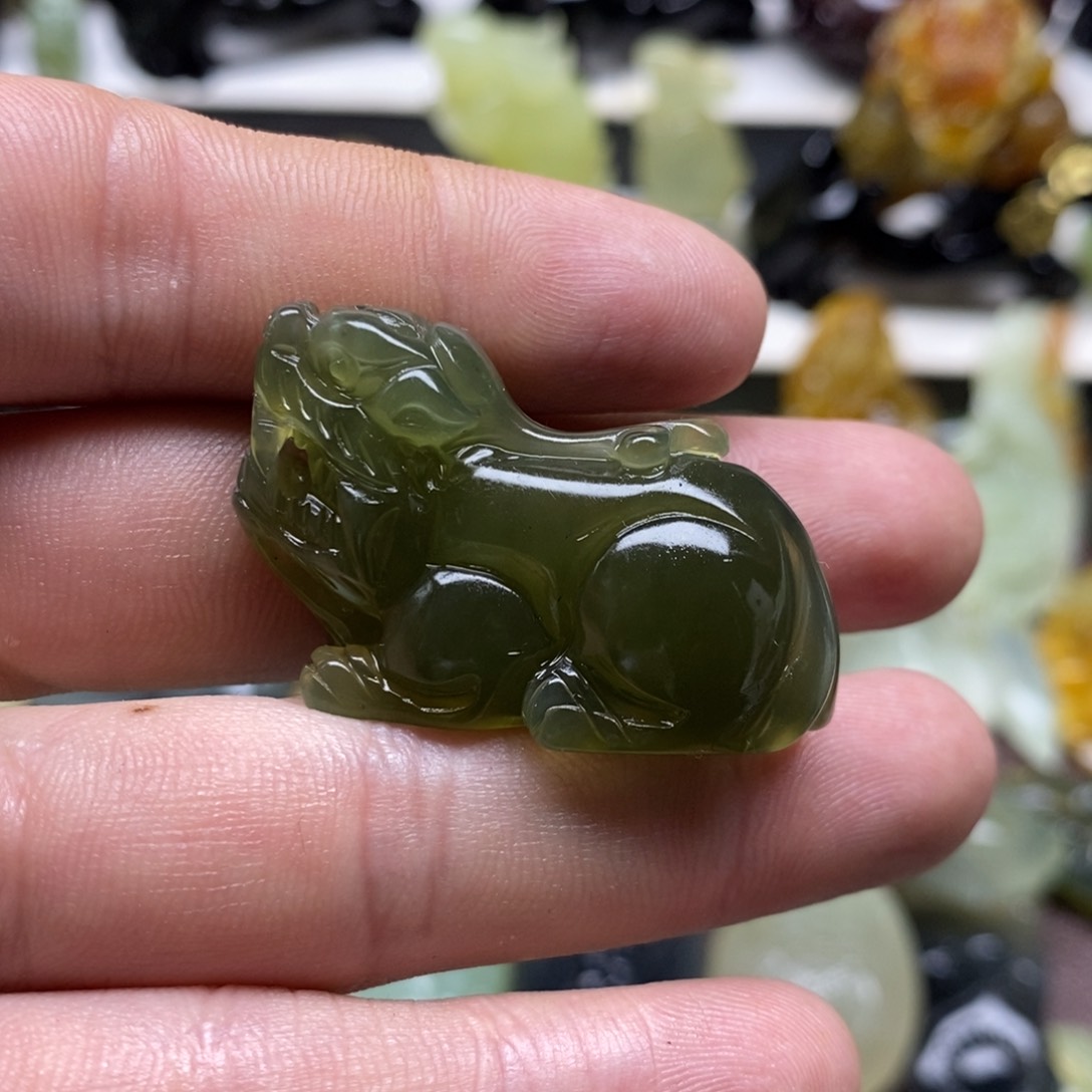 岫玉貔貅吊坠未镶嵌