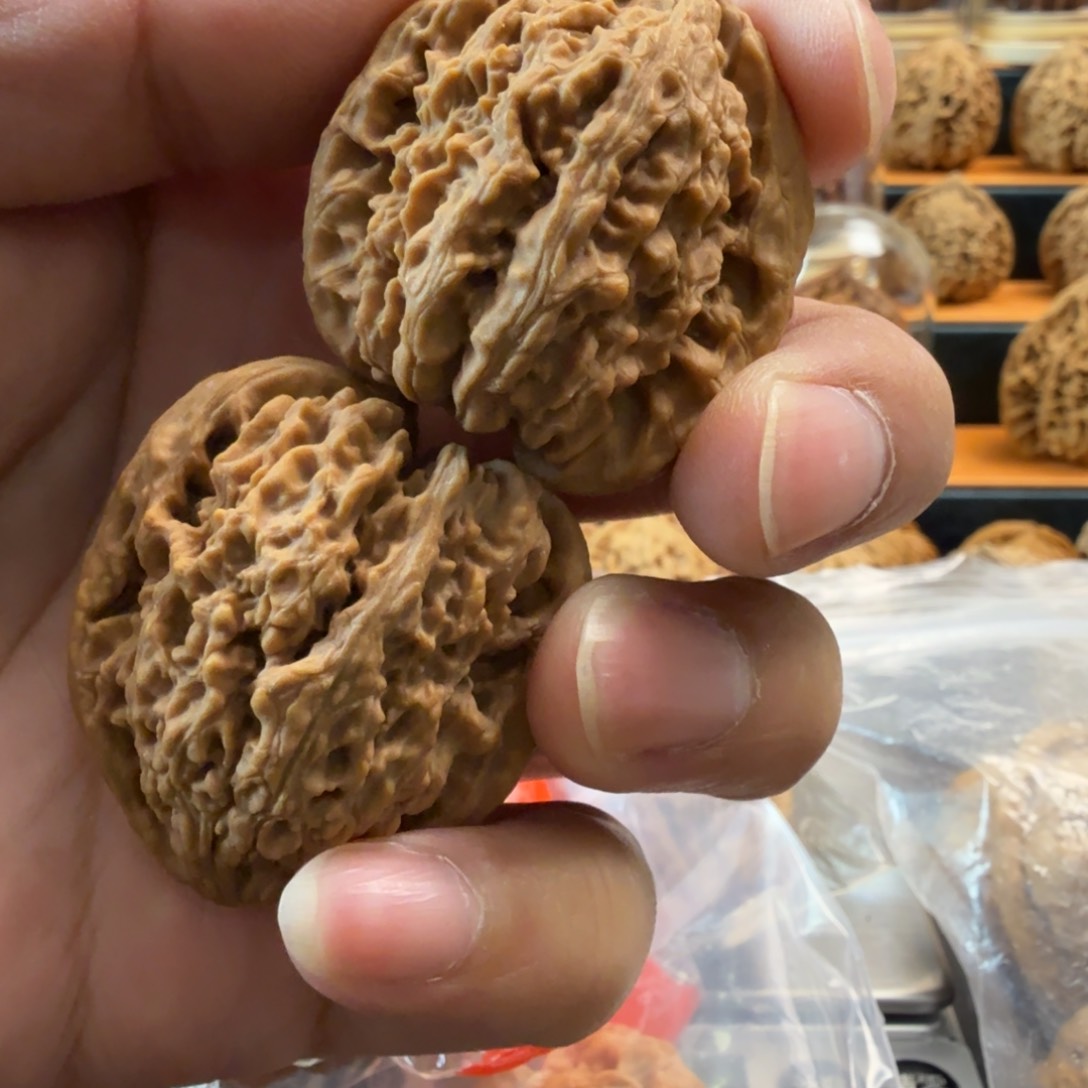 猴头核桃把件南疆石