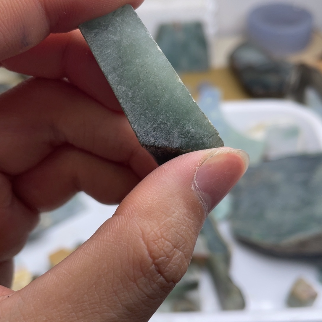 翡翠未镶嵌颈饰翡翠边角