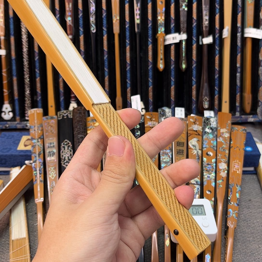 扇子纯手工制作的