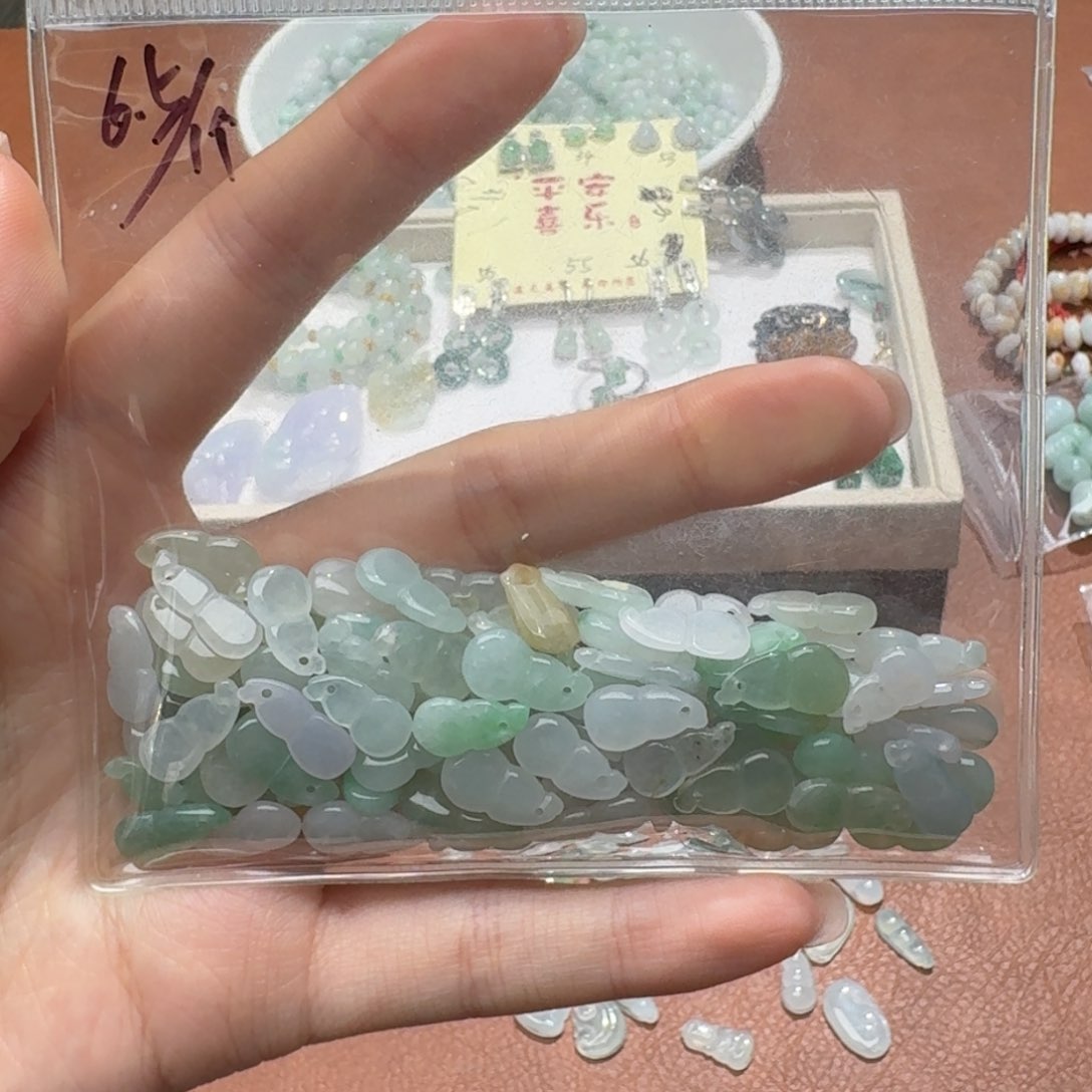 未镶嵌挂件翡翠福利10个，不包邮，拍邮费发货