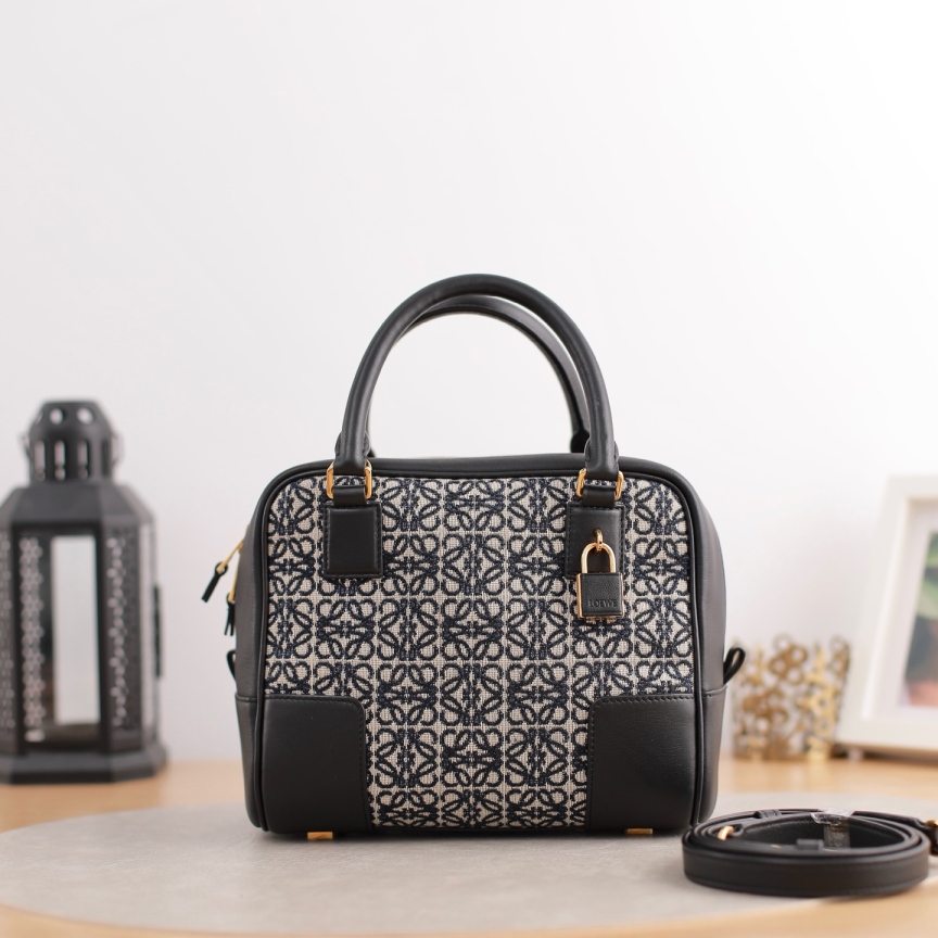 95新 LOEWE/罗意威 【九筒奢品】Amazona20/单肩包/8528