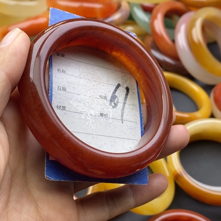 未镶嵌手镯石英质玉