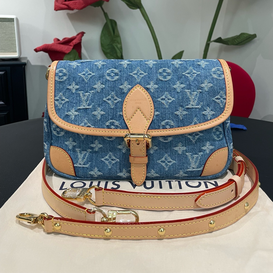 95新 LouisVuitton/路易威登 牛仔丹宁法棍斜挎包