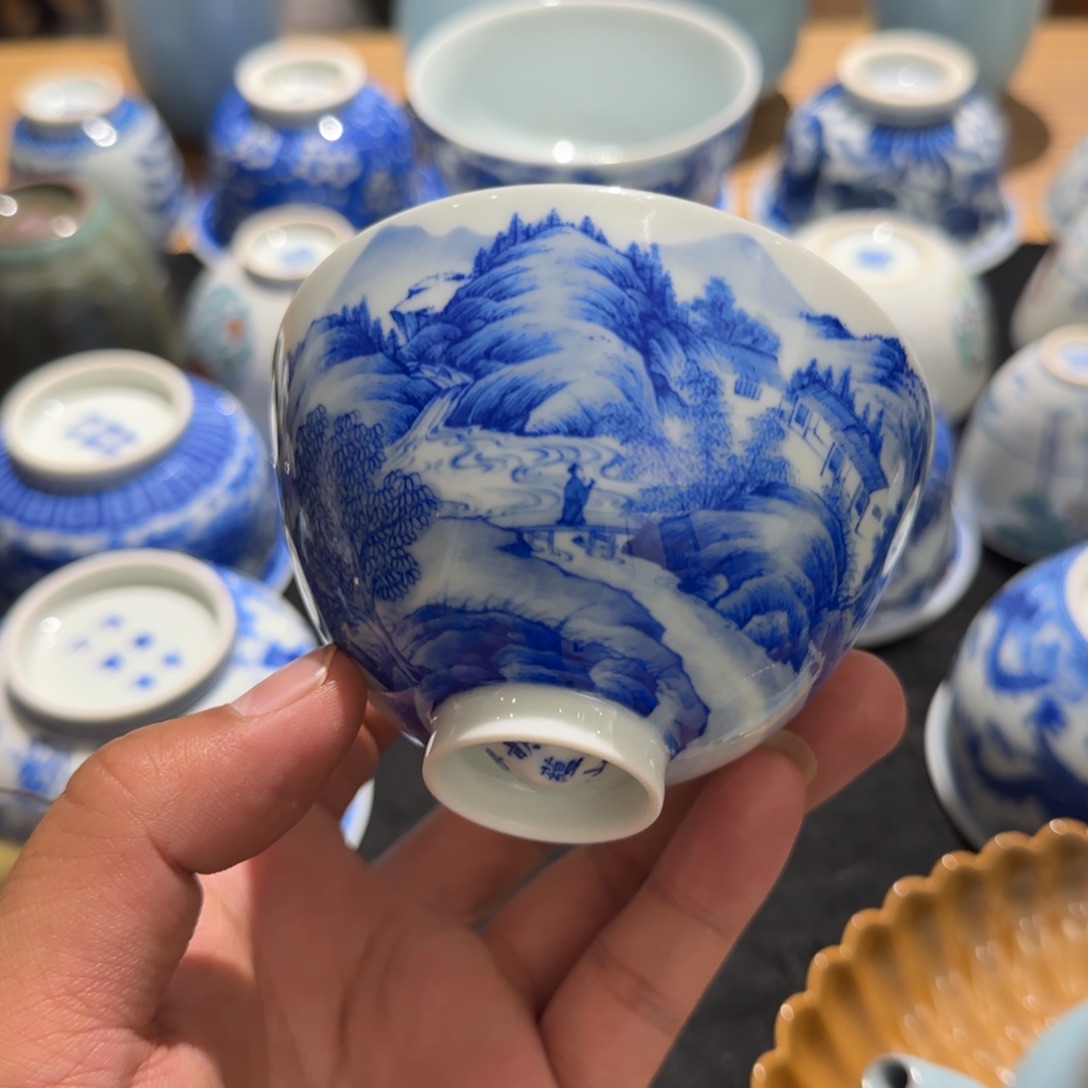 杯歆蕴山房青花山水鸡心杯