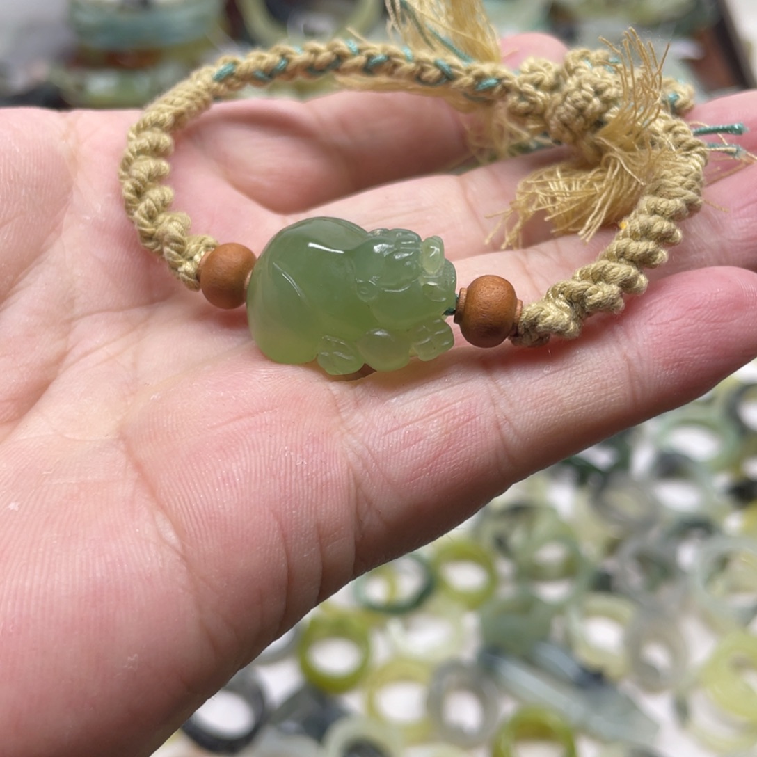 蛇纹石玉未镶嵌手链