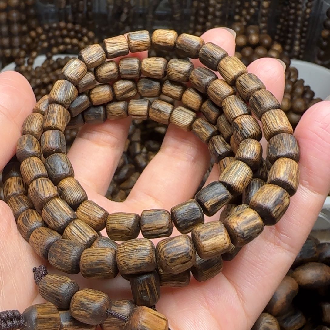 沉香手串多圈树心油绿奇老料20.3克陆河