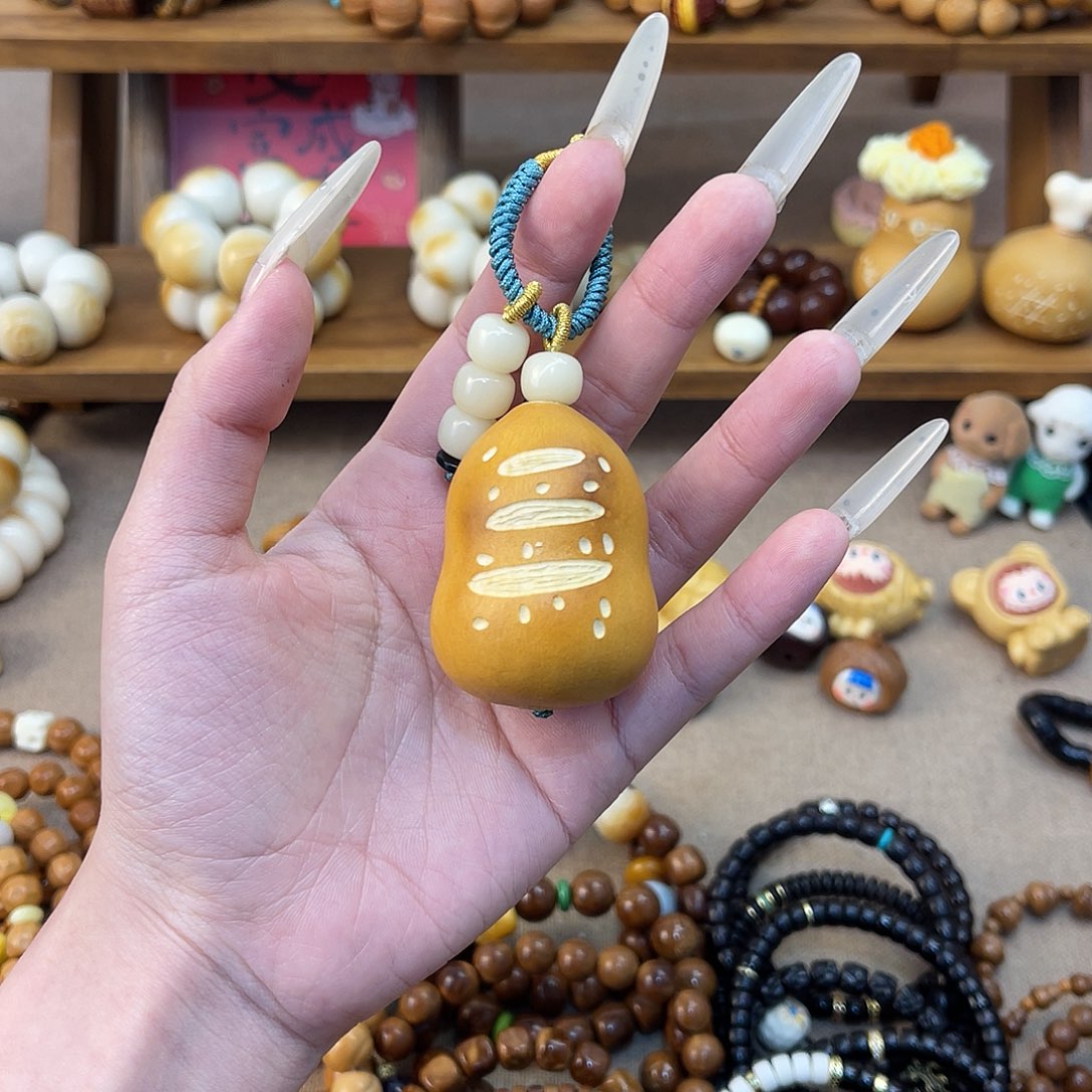 L***a吊坠菩提根/象牙果葫芦手把件