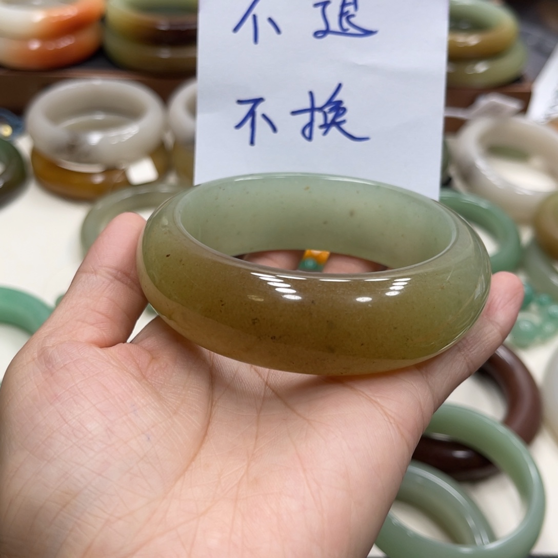 石英岩玉未镶嵌珠宝奇石