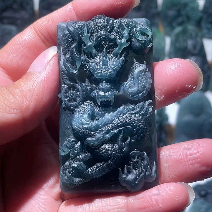 定制翡翠未镶嵌龙