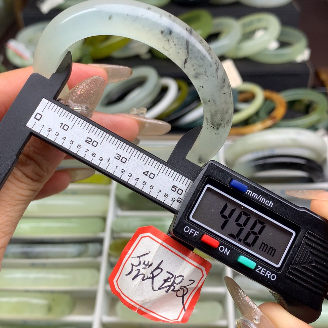 未镶嵌蛇纹石玉手镯652