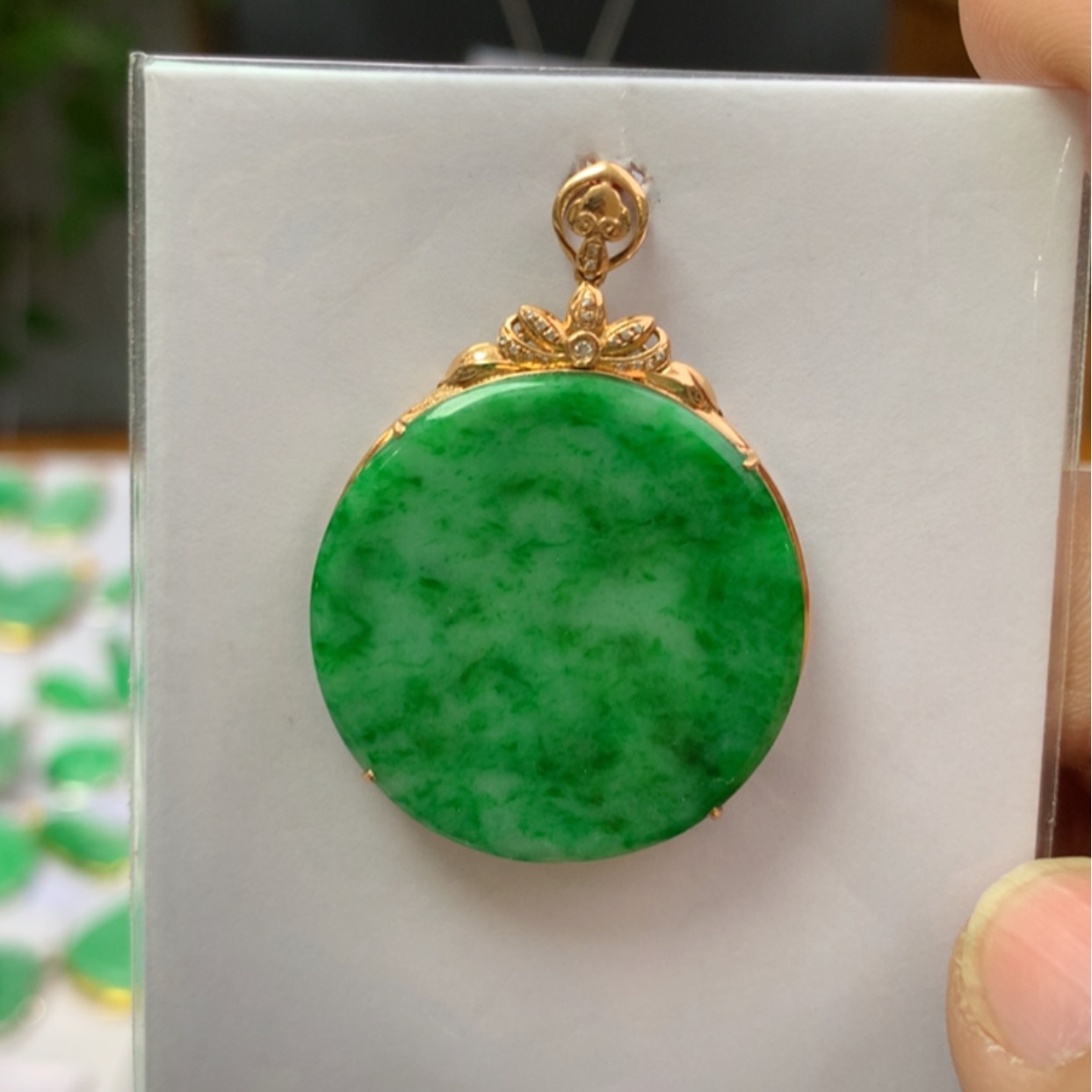 【闪购商品】翡翠颈饰18K金镶嵌翡翠