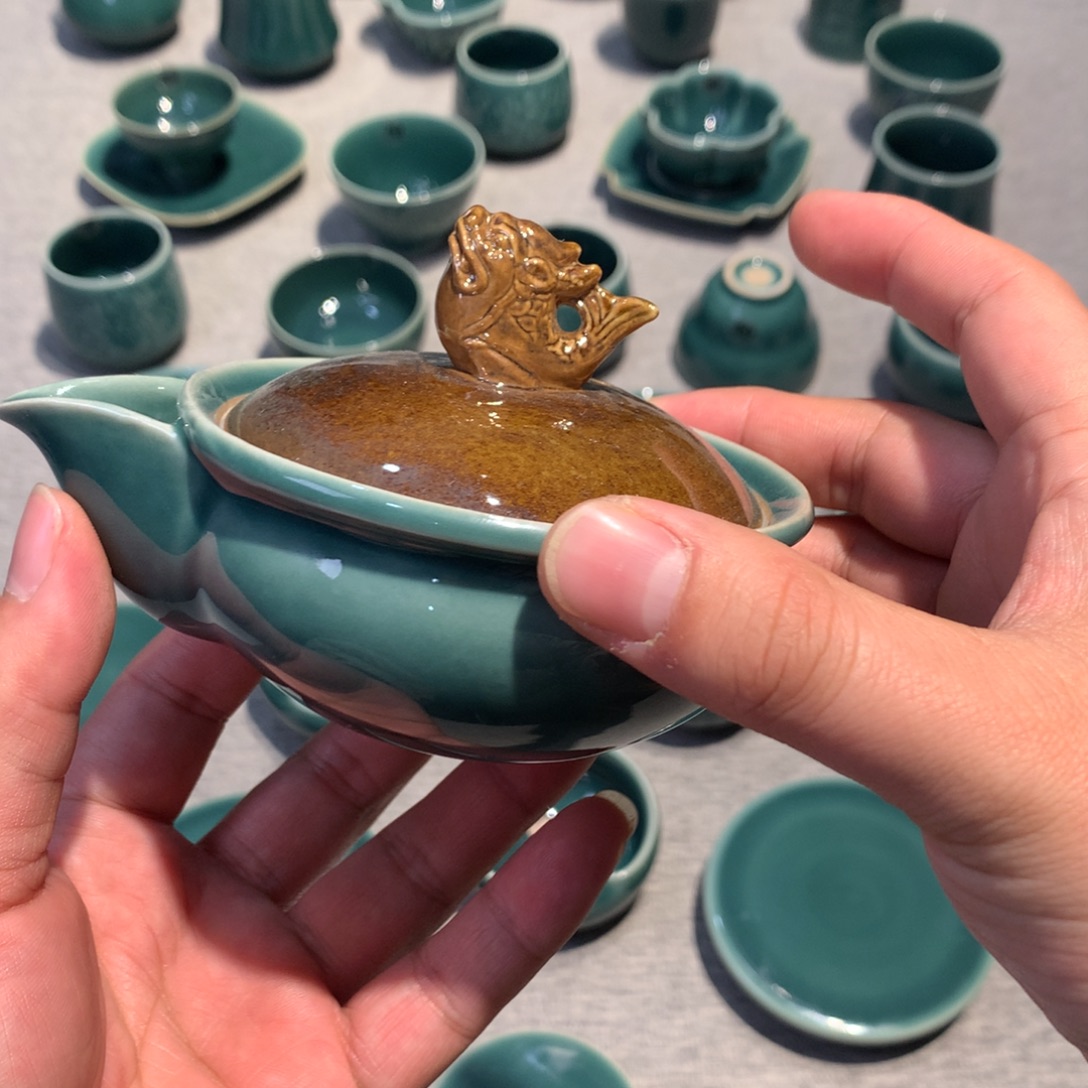 嗔***儿龙泉青瓷茶具茶壶