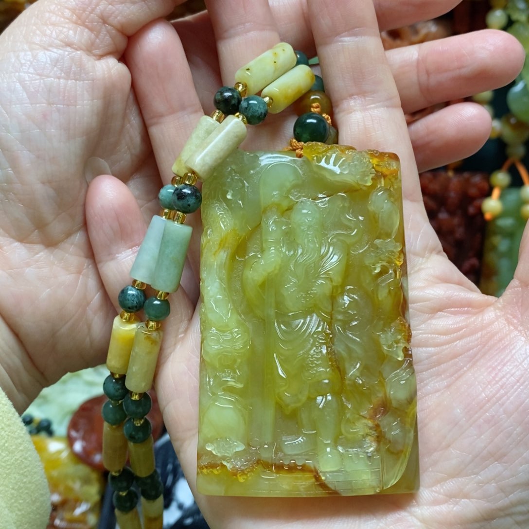 岫玉吊坠(赠链)未镶嵌覃****—