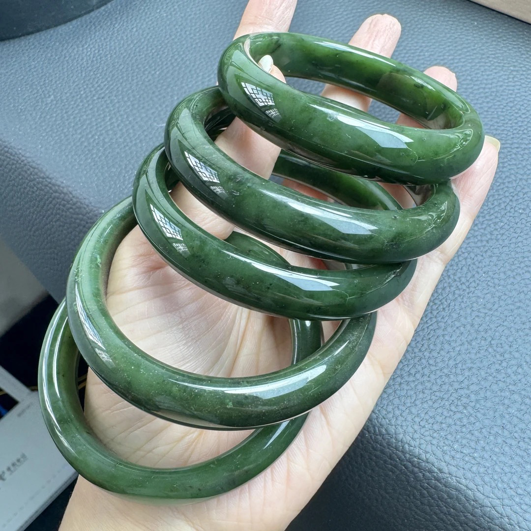 和田玉碧玉老矿料手镯多样性拍一发一