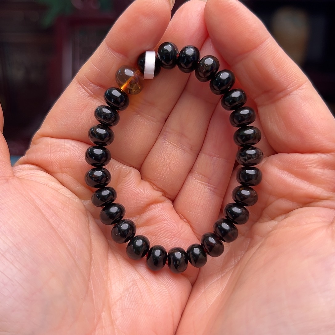 琥珀裸石未镶嵌✈抚顺琥珀20305-1。8m m