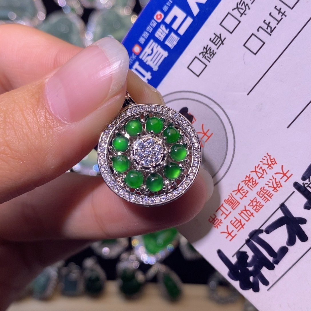 翡翠未镶嵌颈饰天然