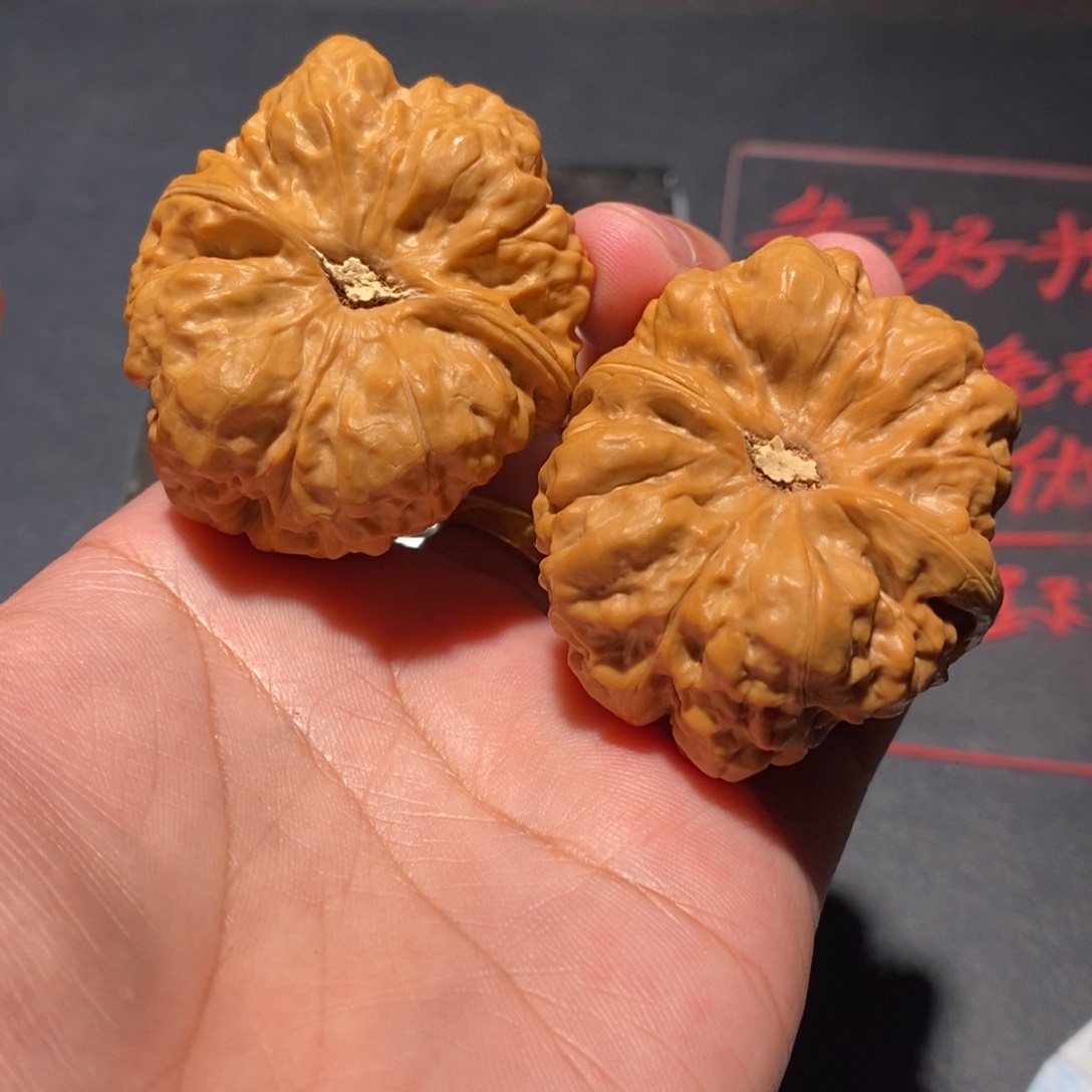 吊坠文玩核桃孤****，39900000000