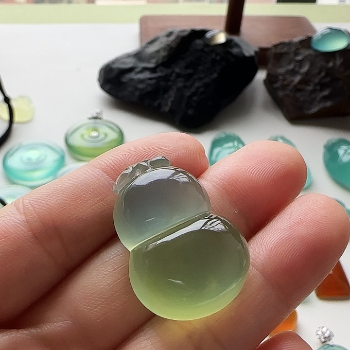 岫玉未镶嵌吊坠(不含链)