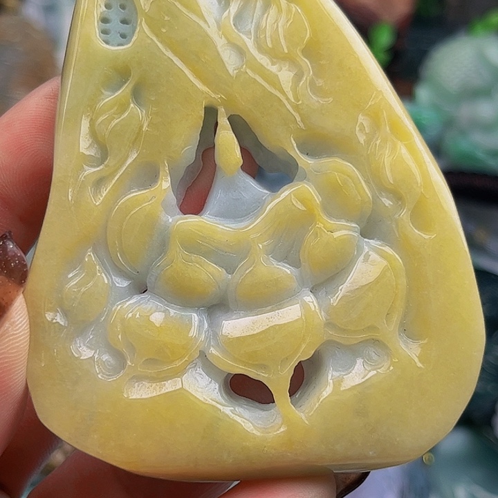 翡翠未镶嵌颈饰挂件