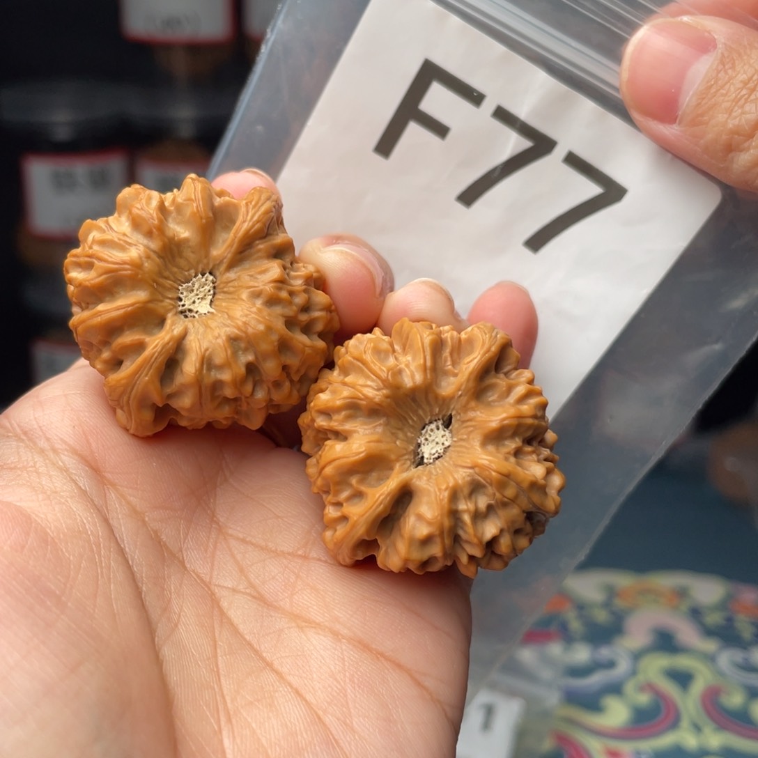 文玩核桃把件37龙门涧