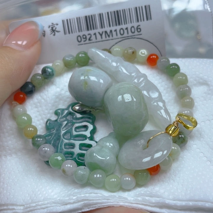 吊坠(不含链)未镶嵌翡翠